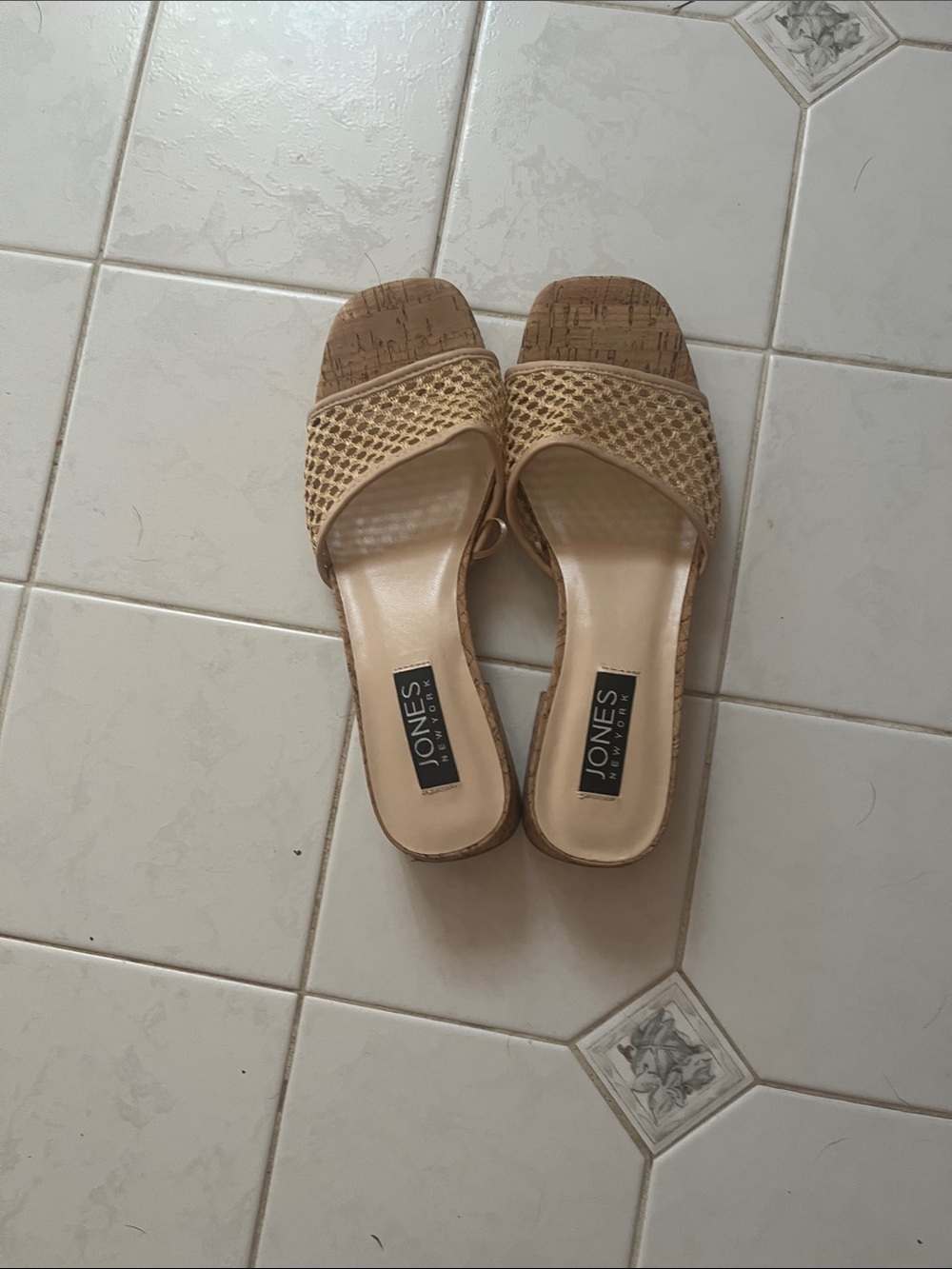 Jones New York Beige Woven Slide Mules look new worn maybe twice
